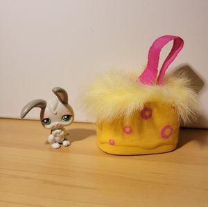 Littlest pet shop bunny with carrying bag